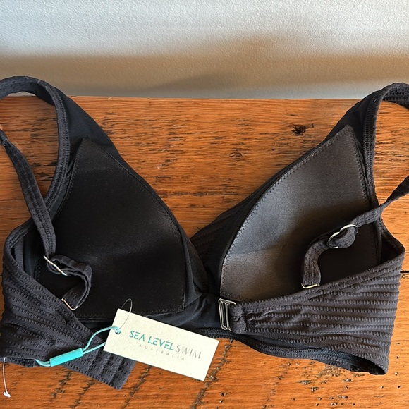 NWT Cross Front Bikini Top - Picture 4 of 5